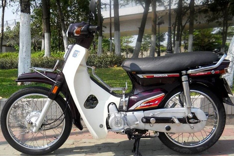 Honda Dream Thái 14 năm tuổi đời cuối giá 120 triệu đồng